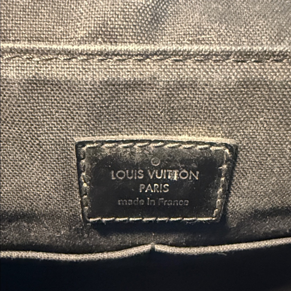 Louis Vuitton Gray Checkered Crossbody Bag - Picture 4 of 9